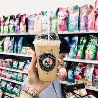 Photo taken at 7-Eleven by Jniejny J. on 10/22/2018