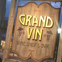 Снимок сделан в Grand Vin Wine Shop &amp;amp; Bar пользователем Brian H. 2/19/2015