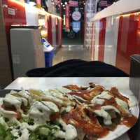 Снимок сделан в Sultan Kebab Halal Food пользователем sungchun p. 2/14/2017