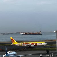 Photo taken at Runway C (16L/34R) by monchhichi™ on 4/13/2024