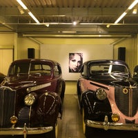 Photo taken at Mehmet Arsay Klasik Otomobil Müzesi by Cansu G. on 4/6/2019