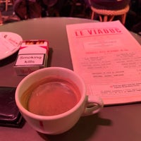 Foto diambil di Le Viaduc Café oleh F&amp;amp;K pada 10/27/2019
