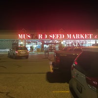 Снимок сделан в Mustard Seed Market &amp;amp; Café пользователем Busa &amp;quot;B&amp;quot; 10/2/2016