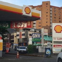 Photo taken at Posto Shell Rio Vermelho by Emilio B. on 4/20/2016