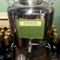 Das Foto wurde bei Saratoga Olive Oil Co von Suneil M. am 12/22/2012 aufgenommen