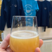 Photo taken at Unit 9 Cloudwater Taproom by Daniel M. on 12/11/2022