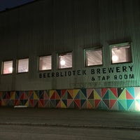 Foto tirada no(a) Beerbliotek Brewery &amp;amp; Tap Room por Daniel M. em 2/12/2022