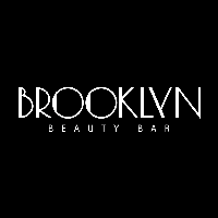 5/10/2019 tarihinde Brooklyn Beauty Barziyaretçi tarafından Brooklyn Beauty Bar'de çekilen fotoğraf