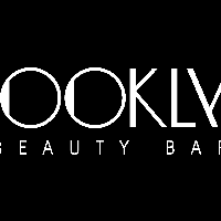 5/10/2019 tarihinde Brooklyn Beauty Barziyaretçi tarafından Brooklyn Beauty Bar'de çekilen fotoğraf