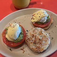 Photo taken at Snooze, an A.M. Eatery by Mohannad on 6/24/2023