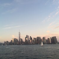 Foto tomada en New York Health &amp;amp; Racquet Club Yacht  por Stephanie C. el 7/16/2016