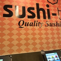 Foto tirada no(a) Sushi-teria por Stephanie C. em 4/6/2018