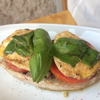 Foto tomada en Tábuas, Copos &amp;amp; Outras Cenas  por Владимир К. el 9/16/2016