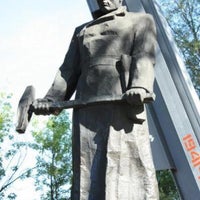 Photo taken at Monument to soldiers-railwaymen by Владимир К. on 7/4/2017