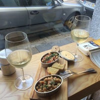 Foto tomada en Tábuas, Copos &amp;amp; Outras Cenas  por Владимир К. el 9/16/2016