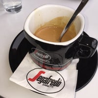 Foto diambil di Segafredo Espresso Café oleh Борис pada 2/4/2015
