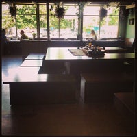 9/17/2013 tarihinde Santa E.ziyaretçi tarafından Verdant Tea Tasting Room &amp;amp; Tea Bar'de çekilen fotoğraf