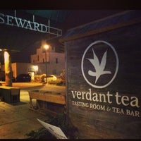 Photo prise au Verdant Tea Tasting Room &amp;amp; Tea Bar par Santa E. le11/20/2013