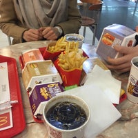 Photo taken at McDonald&amp;#39;s by Milena L. on 2/10/2016