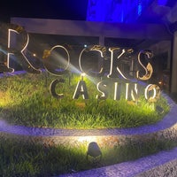 Foto diambil di Rocks Hotel &amp;amp; Casino oleh Dilman P. pada 7/15/2023