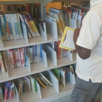 Photo taken at Vinson Neighborhood Library by Charmeon S. on 6/7/2016
