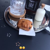 Photo prise au Muggle’s Coffee Roastery Özlüce par Sule K. le7/28/2018