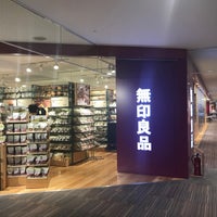 Photo taken at MUJI by とーでん on 7/27/2020