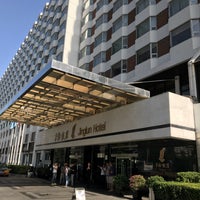 Photo taken at 京伦饭店 Jinglun Hotel by Seven H. on 6/27/2018