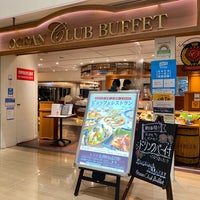Photo taken at OCEAN CLUB BUFFET by Seven H. on 4/3/2021