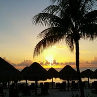 Foto diambil di Excellence Riviera Cancun oleh Shannon M. pada 10/6/2016
