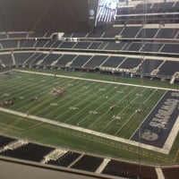 Foto tirada no(a) AT&amp;amp;T Stadium por G Michael B. em 5/15/2013