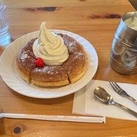 Photo taken at Komeda&amp;#39;s Coffee by LEGACY on 8/10/2023