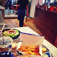 Foto tomada en Hollywood Burger هوليوود برجر  por Nora S. el 7/11/2015