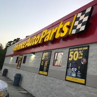 Photo taken at Advance Auto Parts by Chickenfeet on 4/26/2017