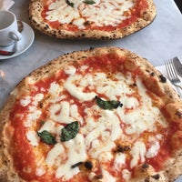 Photo taken at L&amp;#39;Antica Pizzeria da Michele by Matthieu B. on 11/5/2017