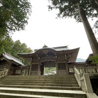 Photo taken at Yahiko Shrine by あきら あ. on 3/17/2024