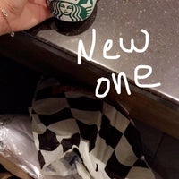 Photo taken at Starbucks by Halaa🌟 on 9/24/2016