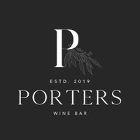 Foto scattata a Porters Wine and Charcuterie da Porters Wine Bar il 5/13/2019
