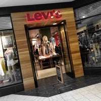 levi store woodfield mall