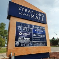รูปภาพถ่ายที่ Stratford Square Mall โดย Keith K. เมื่อ 9/3/2022