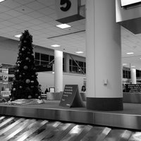 Photo taken at MDW Baggage Claim 5 by Keith K. on 11/27/2017
