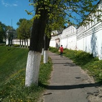 Photo taken at Дорожка вдоль стен мужского монастыря by Rustam B. on 5/12/2014