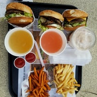 Photo taken at The Habit Burger Grill by Mike B. on 2/27/2020