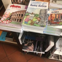 Photo taken at Libreria Minimum Fax by Flamats on 4/19/2018