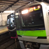 Photo taken at Keiō-inadazutsumi Station (KO36) by り on 11/29/2022