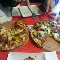 รูปภาพถ่ายที่ Sarpino&amp;#39;s Pizzeria โดย 🌹Gulistan . เมื่อ 11/24/2012