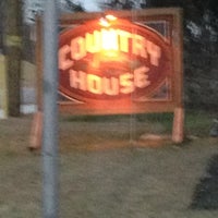 4/17/2013にMike C.がCountry Houseで撮った写真