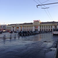 Photo taken at Остановка «Железнодорожный вокзал» by Ксения В. on 5/2/2013