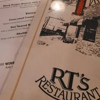 Foto tomada en RT&amp;#39;s Restaurant  por Andrew Y. el 11/11/2023