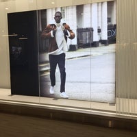 H M Negozio Di Abbigliamento